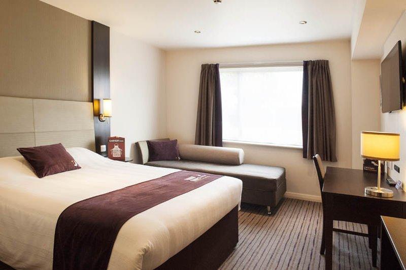 Premier Inn Gosport Exterior photo
