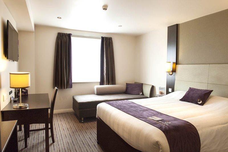 Premier Inn Gosport Exterior photo